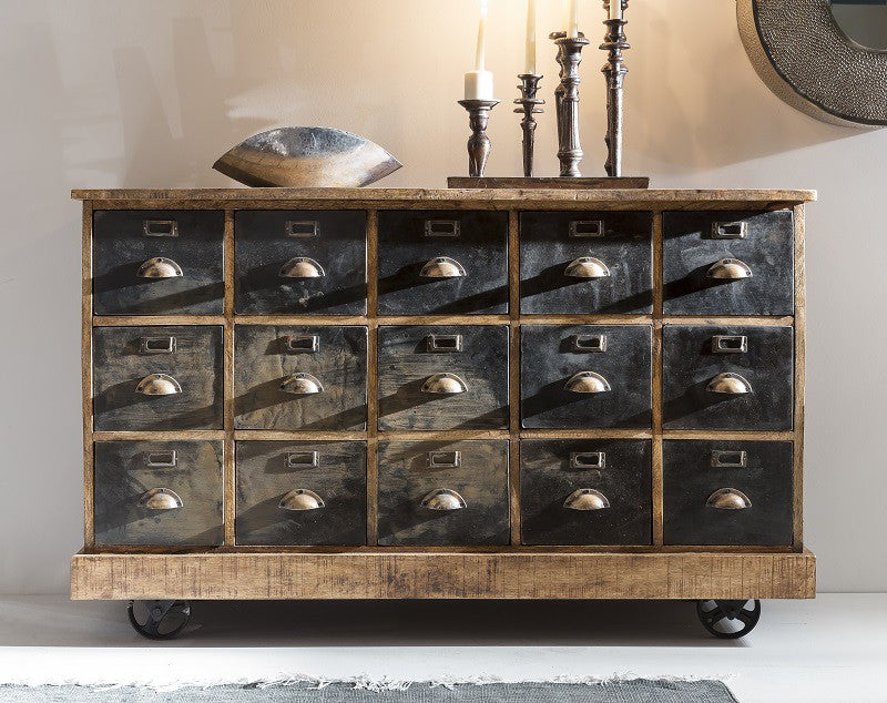 
                  
                    Kommode aus recyceltem Massivholz mit Metallfront Ceylon
                  
                