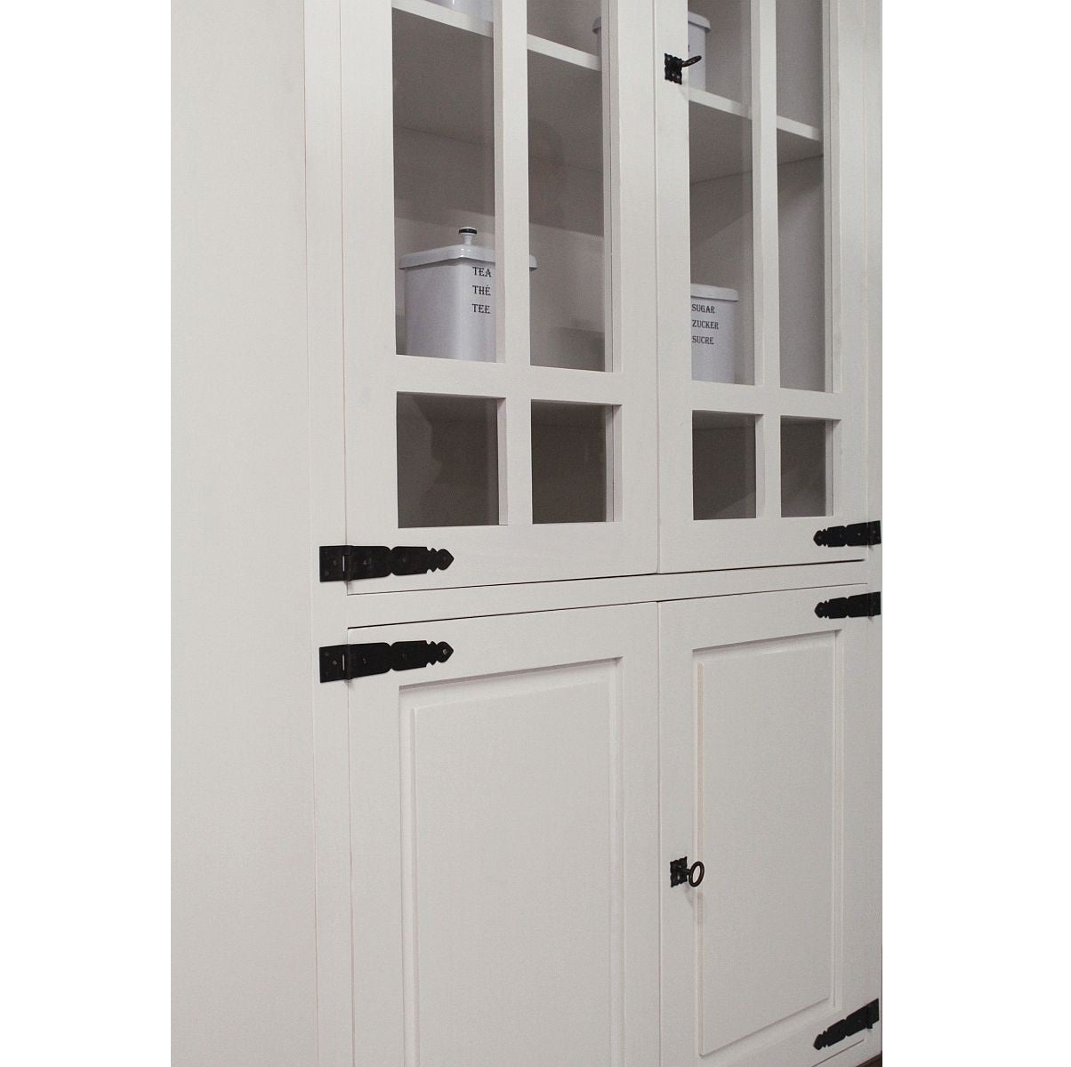 
                  
                    Vitrinenschrank Pinie massiv Antikfinish/Weiß Finca
                  
                