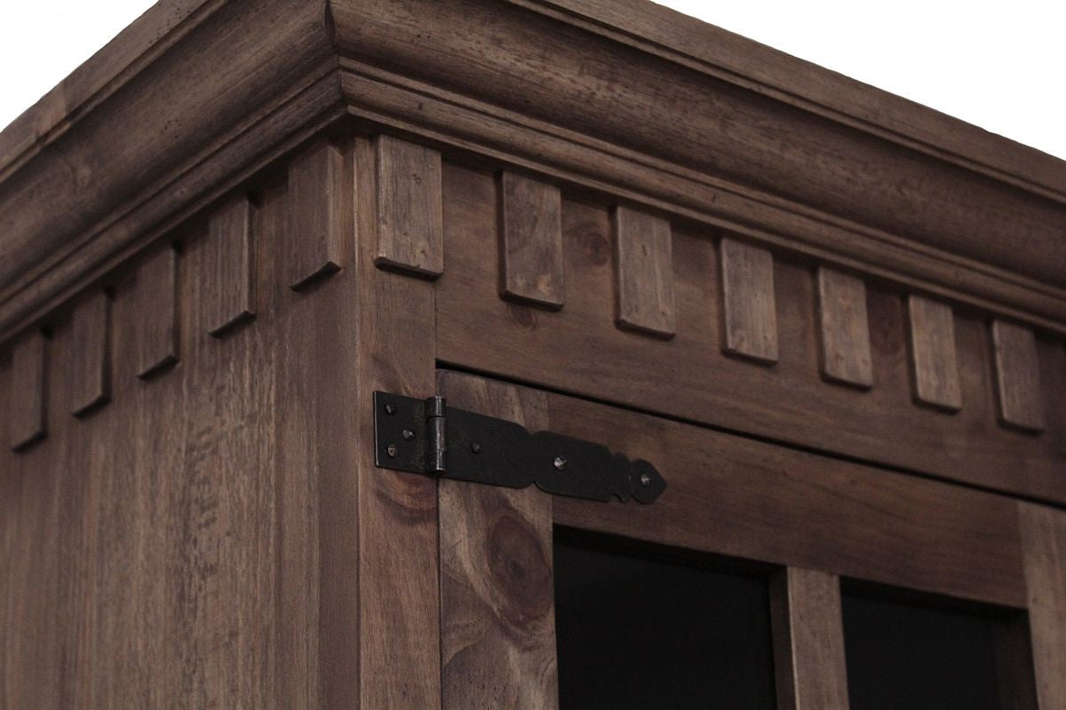 
                  
                    Vitrinenschrank 1-türig Pinie massiv Antikfinish Finca
                  
                