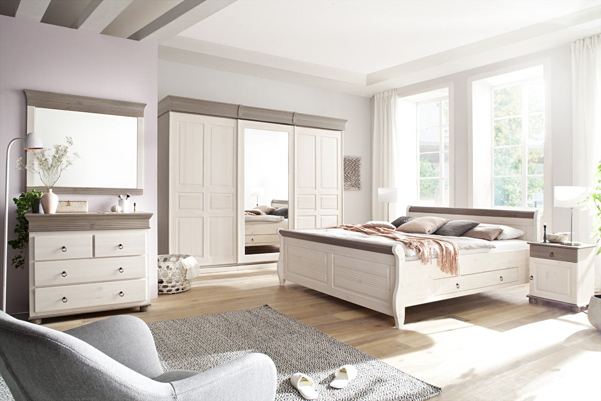 
                  
                    Kleiderschrank 3trg. Schwebetüren Kiefer massiv Landhausstil Oslo
                  
                