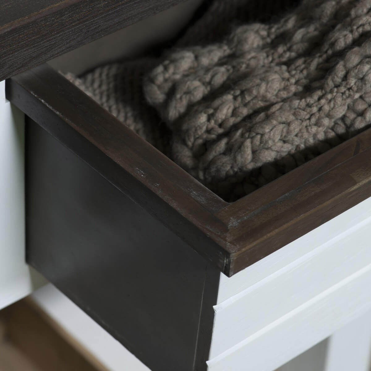 
                  
                    Anrichte Garderobe Akazie massiv Loft 3 Schubkästen
                  
                