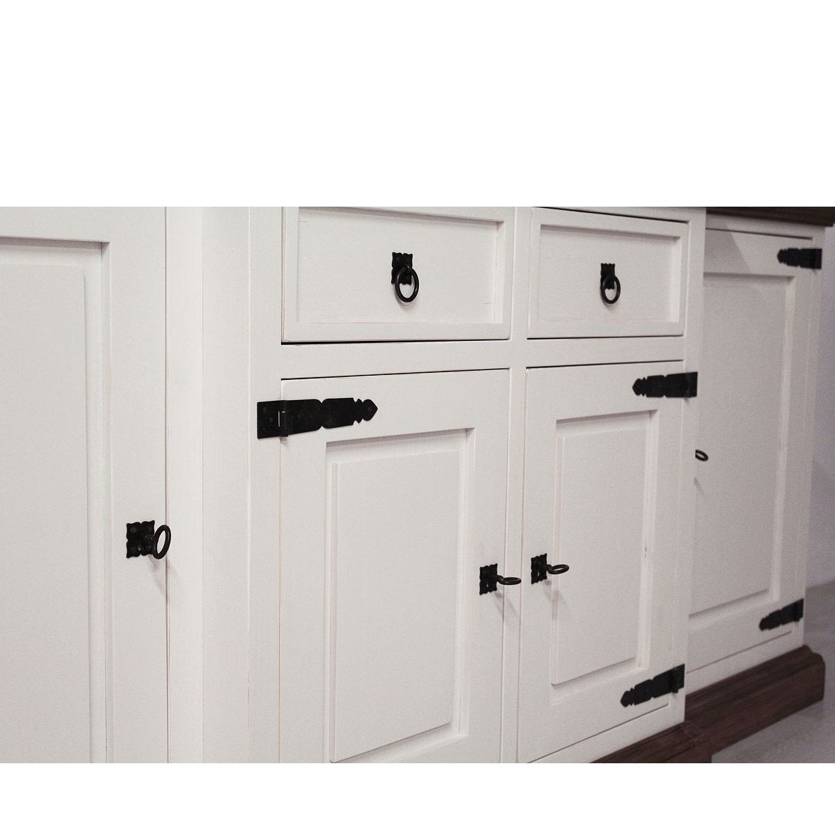 
                  
                    Sideboard Pinie massiv Antikfinish/Weiß Finca
                  
                