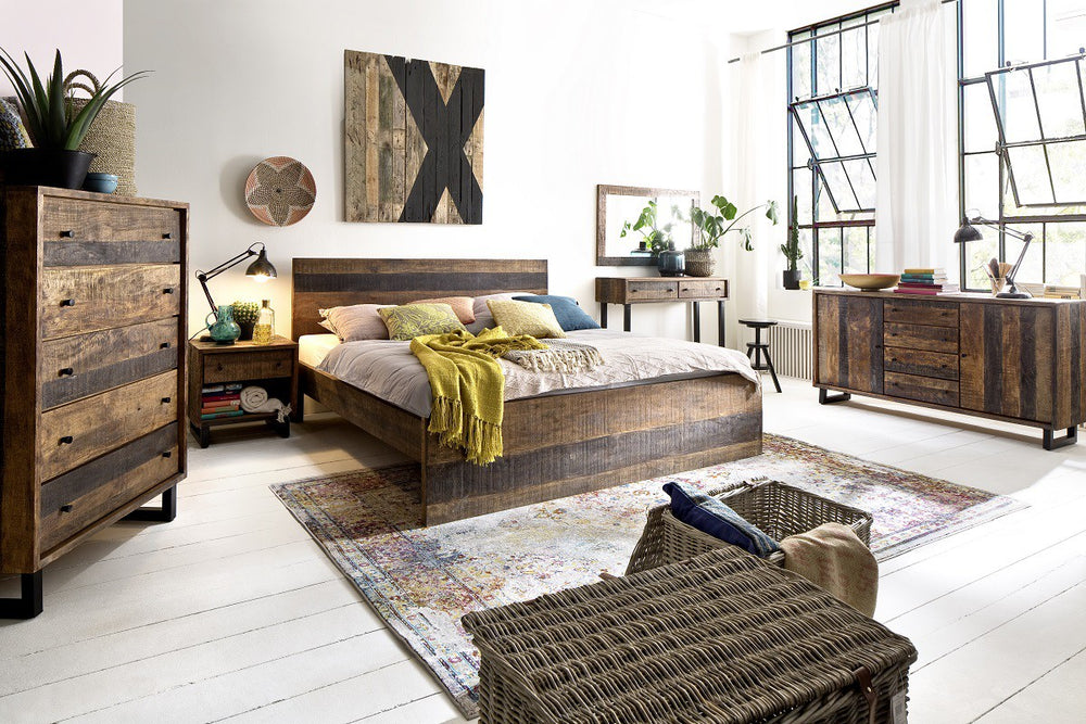 
                  
                    Doppelbett 193 x 203 cm Mango massiv Retro Vintagelook Kumasi
                  
                