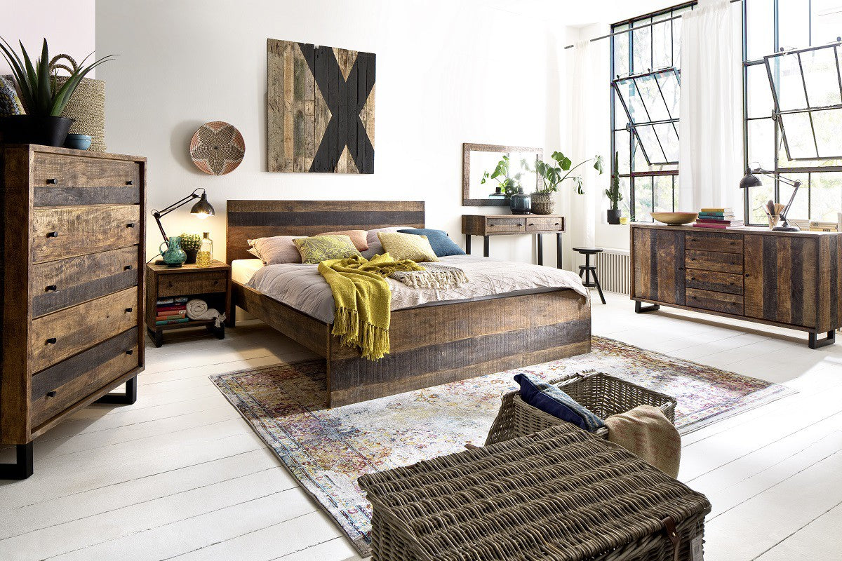 
                  
                    Doppelbett 193 x 203 cm Mango massiv Retro Vintagelook Kumasi
                  
                