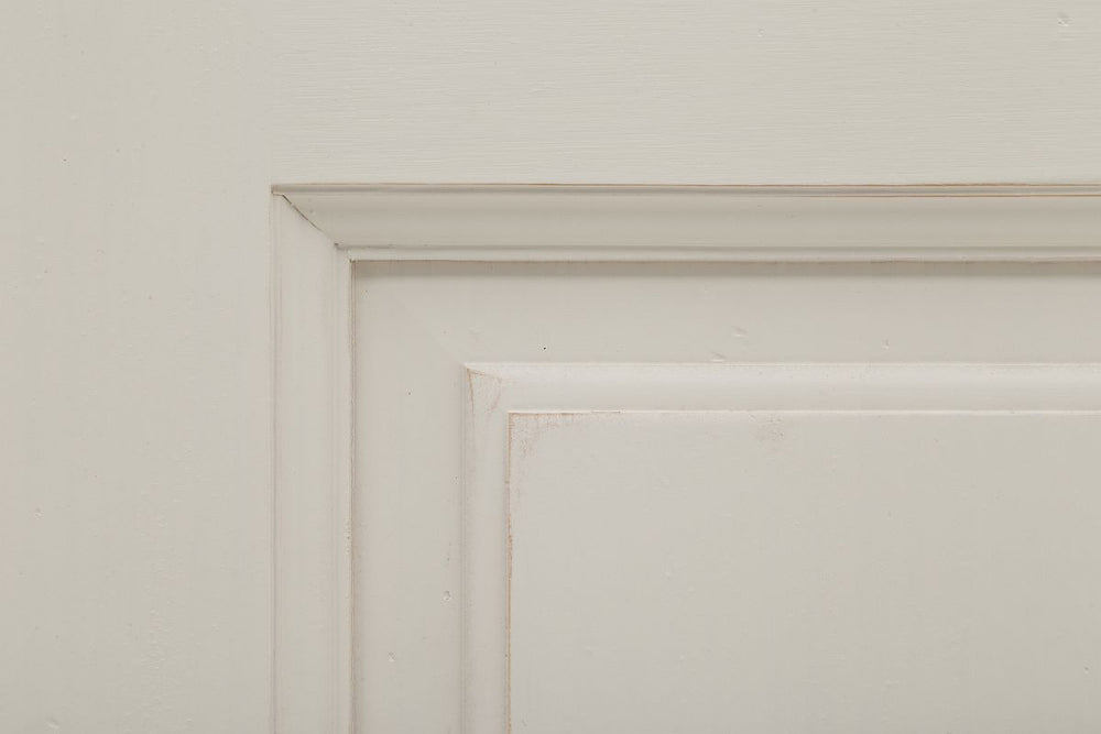 
                  
                    Sideboard Pinie Front massiv weiß/natur lackiert Landhausstil New Port
                  
                