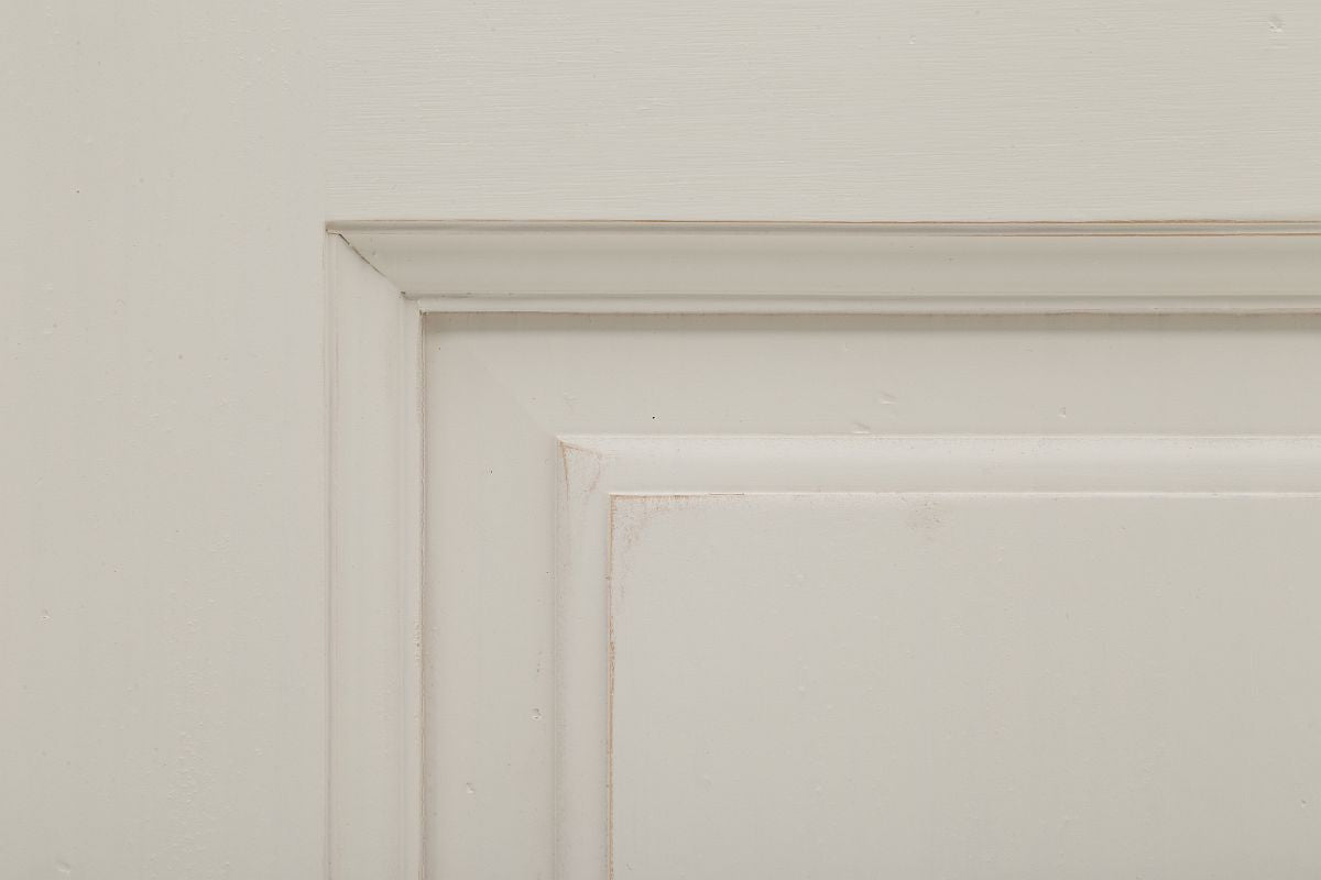 
                  
                    Sideboard Pinie Front massiv weiß/natur lackiert Landhausstil New Port
                  
                