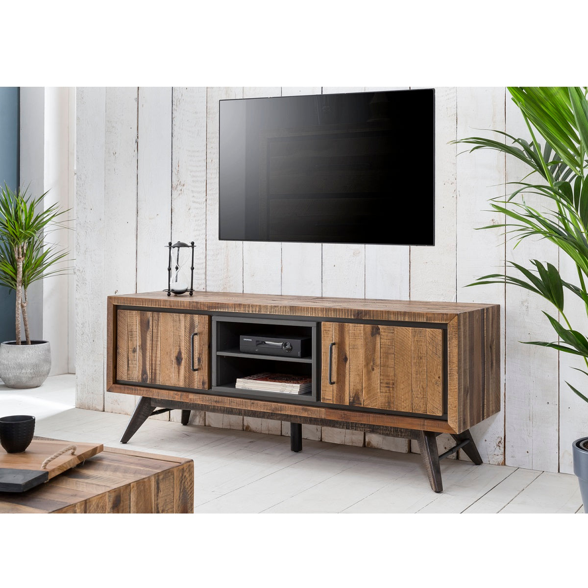 
                  
                    TV-Schrank Akazie massiv / Metall Vintage-Look Tati
                  
                