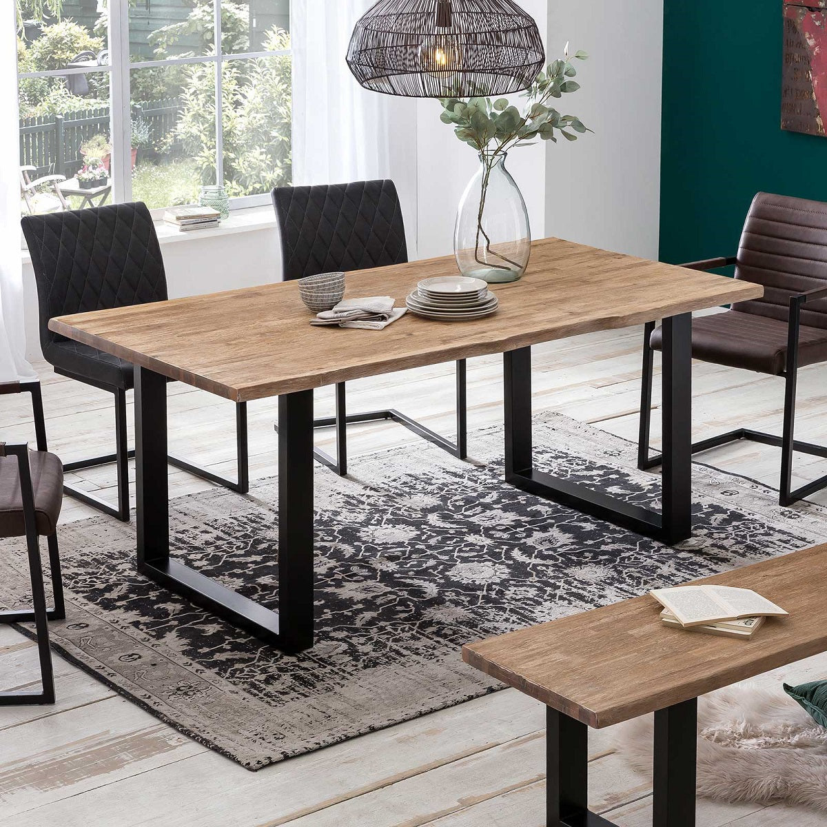 
                  
                    Esstisch 160 x 90 cm Akazie massiv natural finish / Metall schwarz Brandy
                  
                
