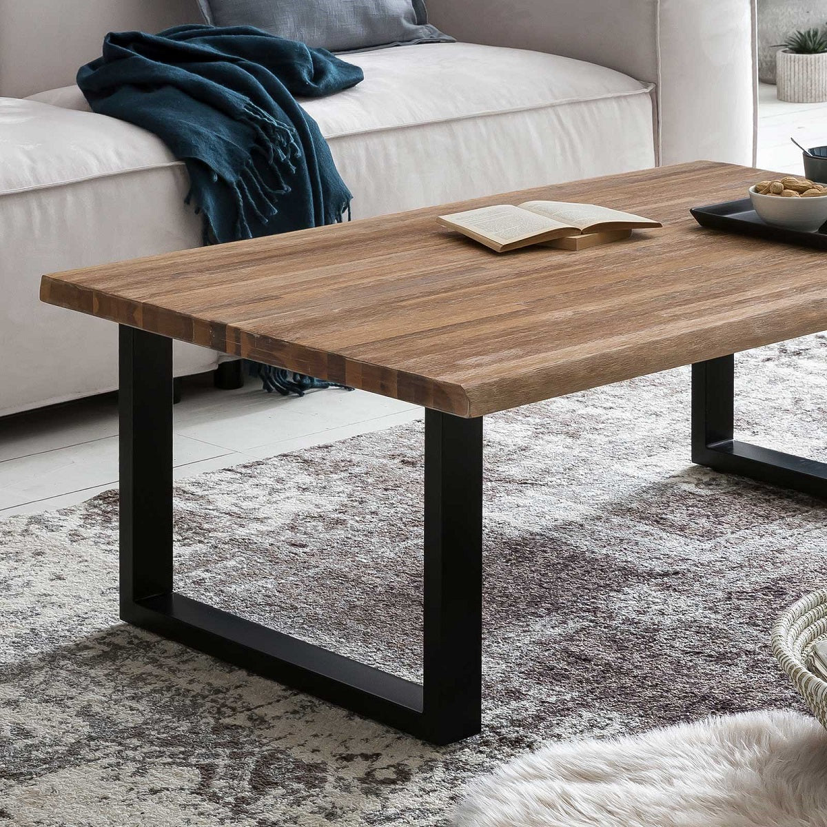 
                  
                    Couchtisch 115 x 75 cm Akazie massiv natural finish / Metallgestell Brandy
                  
                