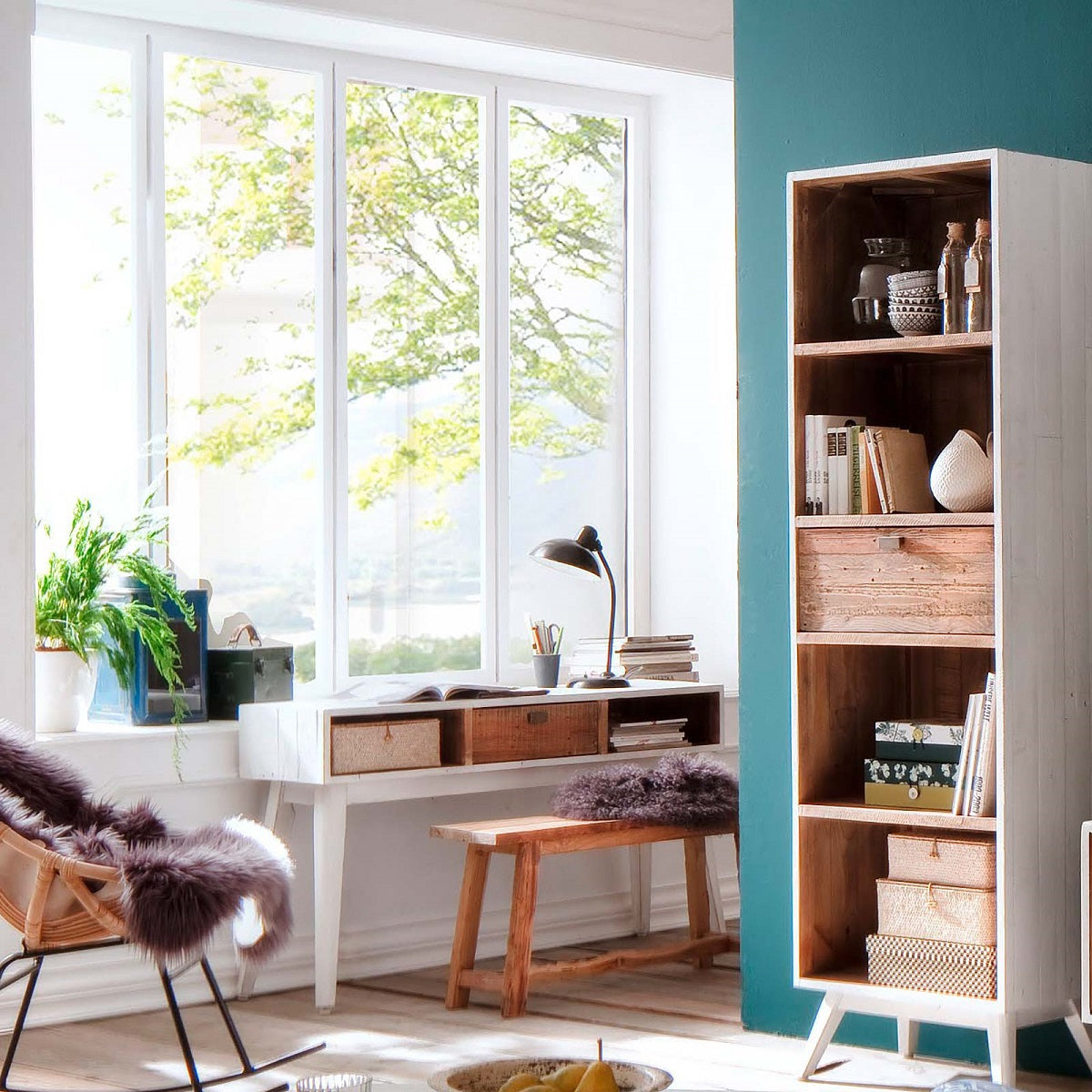 
                  
                    Kommode Recycle Kiefer massiv antik weiß lackiert - Maurus
                  
                