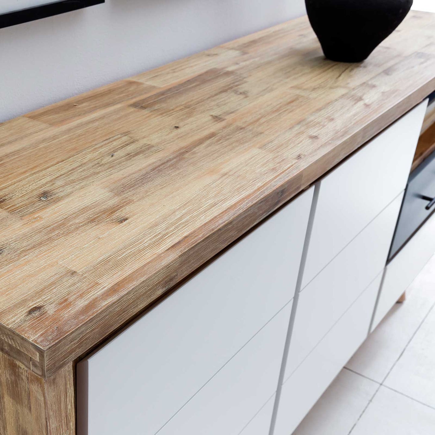 
                  
                    Sideboard Akazie massiv Nordisch Style - Roda
                  
                