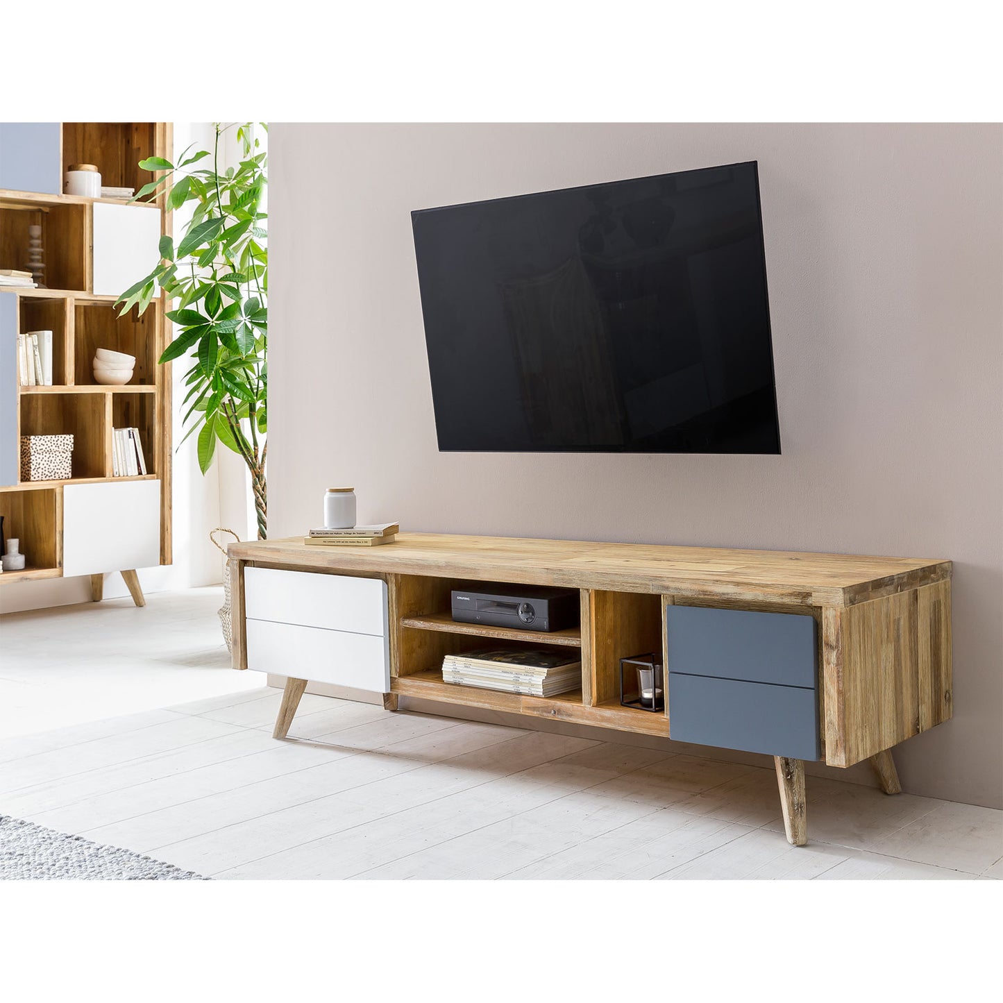 
                  
                    TV-Schrank Akazie massiv Nordisch Style - Roda
                  
                