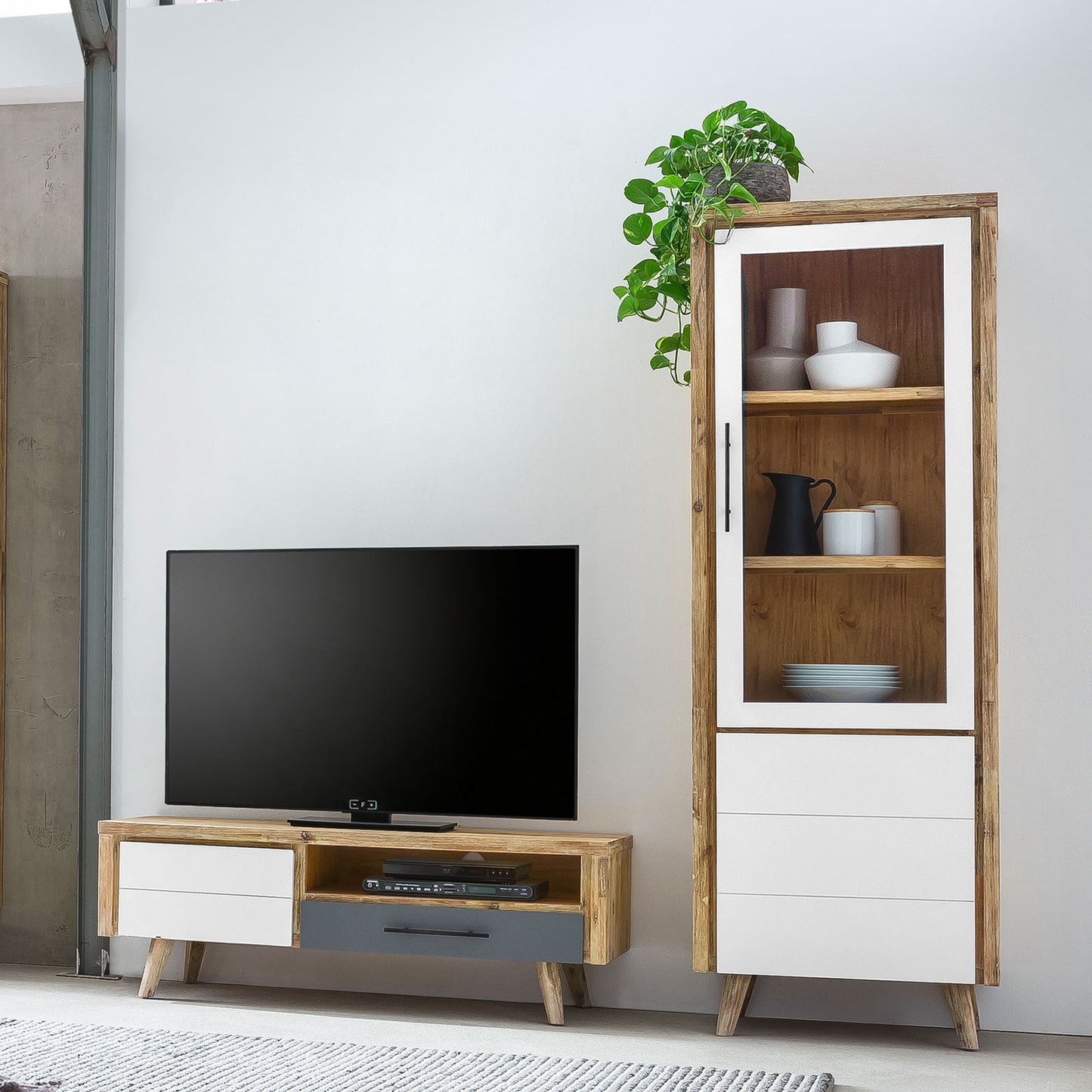 
                  
                    Vitrine 1trg. Akazie massiv Nordisch Style - Roda
                  
                