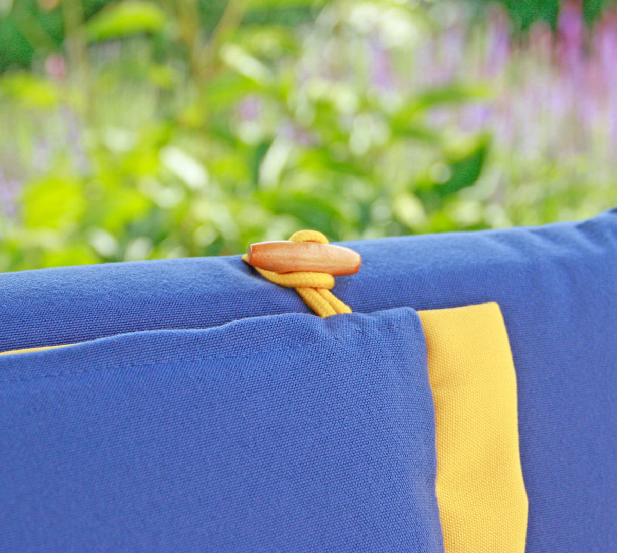
                  
                    Gartenmöbel Auflage für Hochlehner 120 cm blau / gelb
                  
                