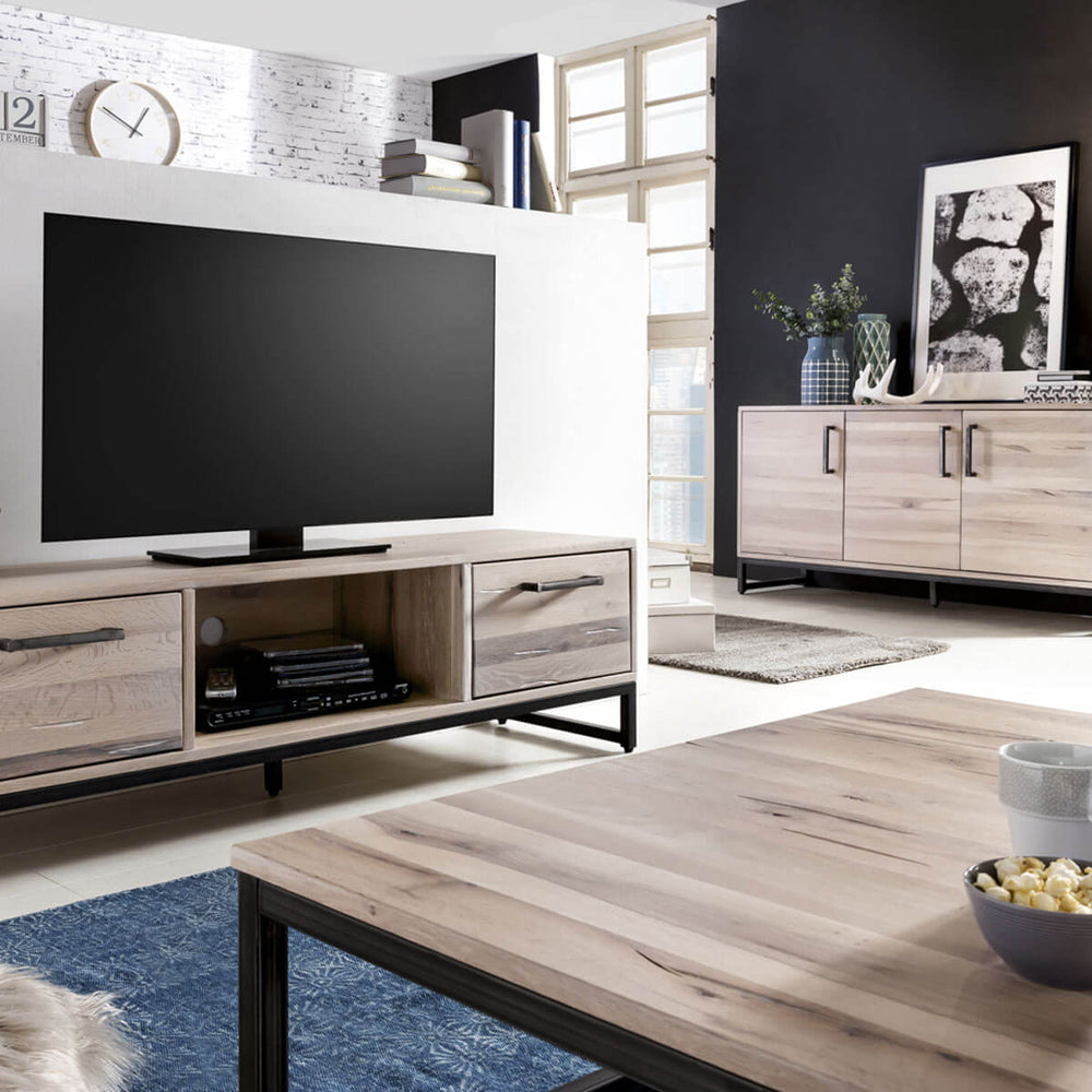 
                  
                    Couchtisch 135 x 75 cm Wildeiche massiv gekälkt Solidon
                  
                