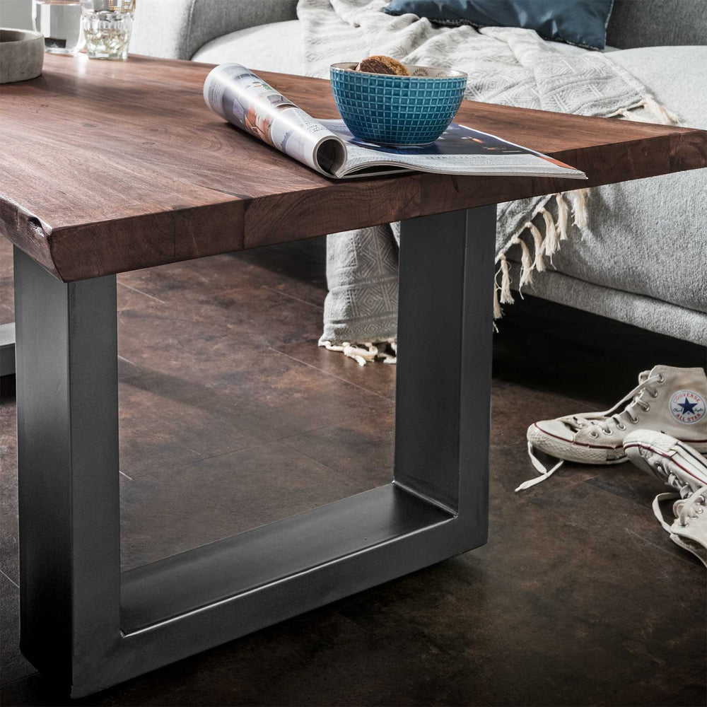 
                  
                    Couchtisch Baumkante Akazie massiv walnuss / Metall anthrazit lackiert 120 x 70 - AroX
                  
                