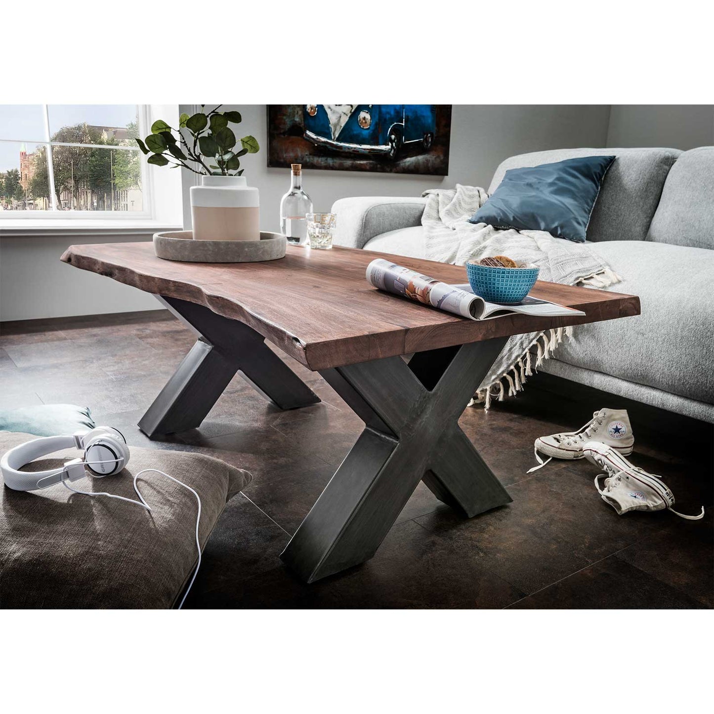 
                  
                    Couchtisch Baumkante Akazie massiv walnuss Metall antik 120 x 70 - AroX
                  
                
