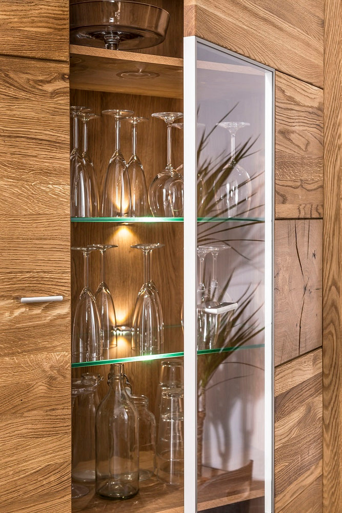 
                  
                    Vitrine Front Eiche massiv mit Hirnholzscheibe - Velle
                  
                