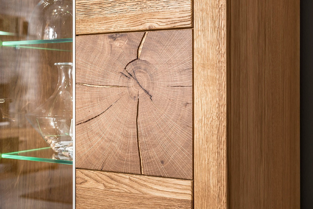 
                  
                    Vitrine Front Eiche massiv mit Hirnholzscheibe - Velle
                  
                