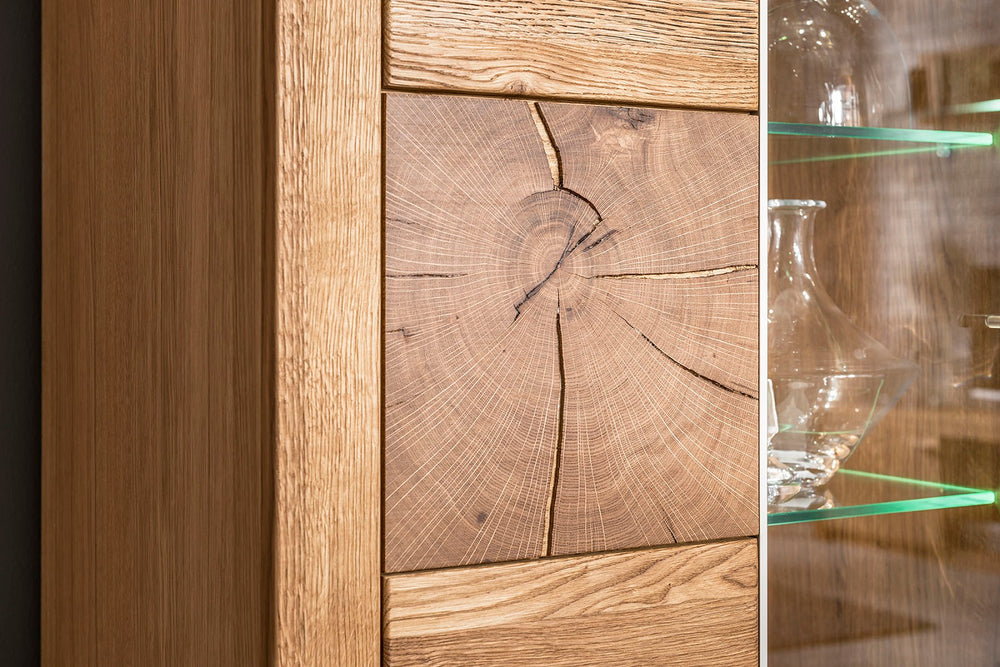 
                  
                    Highboard Front Eiche massiv mit Hirnholzscheibe - Velle
                  
                