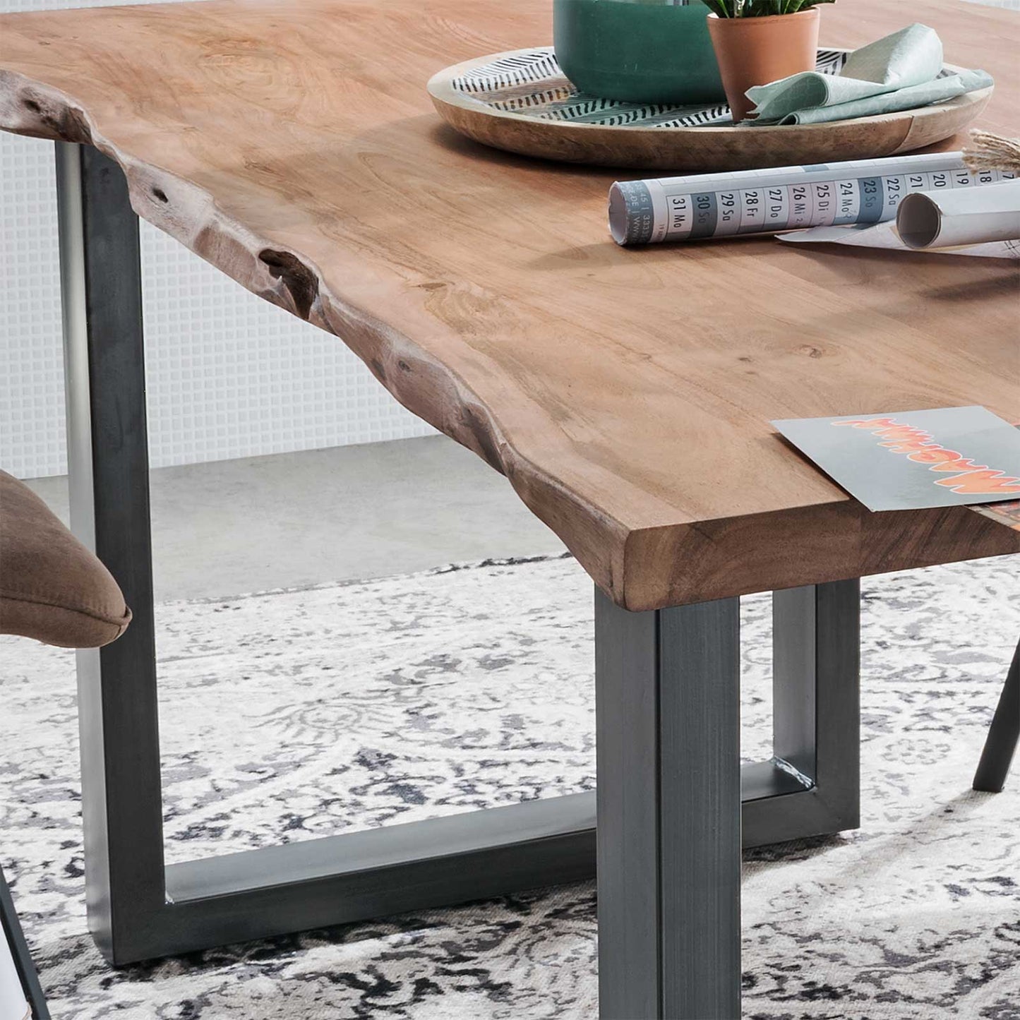 
                  
                    Esstisch 180 x 90 cm Baumkante 35 mm Akazie massiv natur / Metall - AroX
                  
                