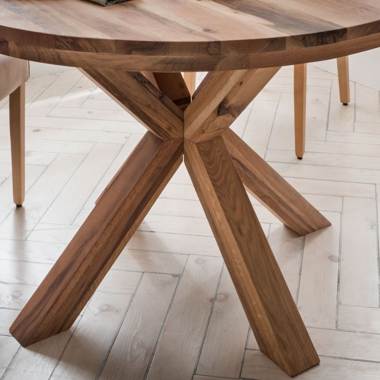 
                  
                    Esstisch rund 120 cm Eiche massiv - Star
                  
                