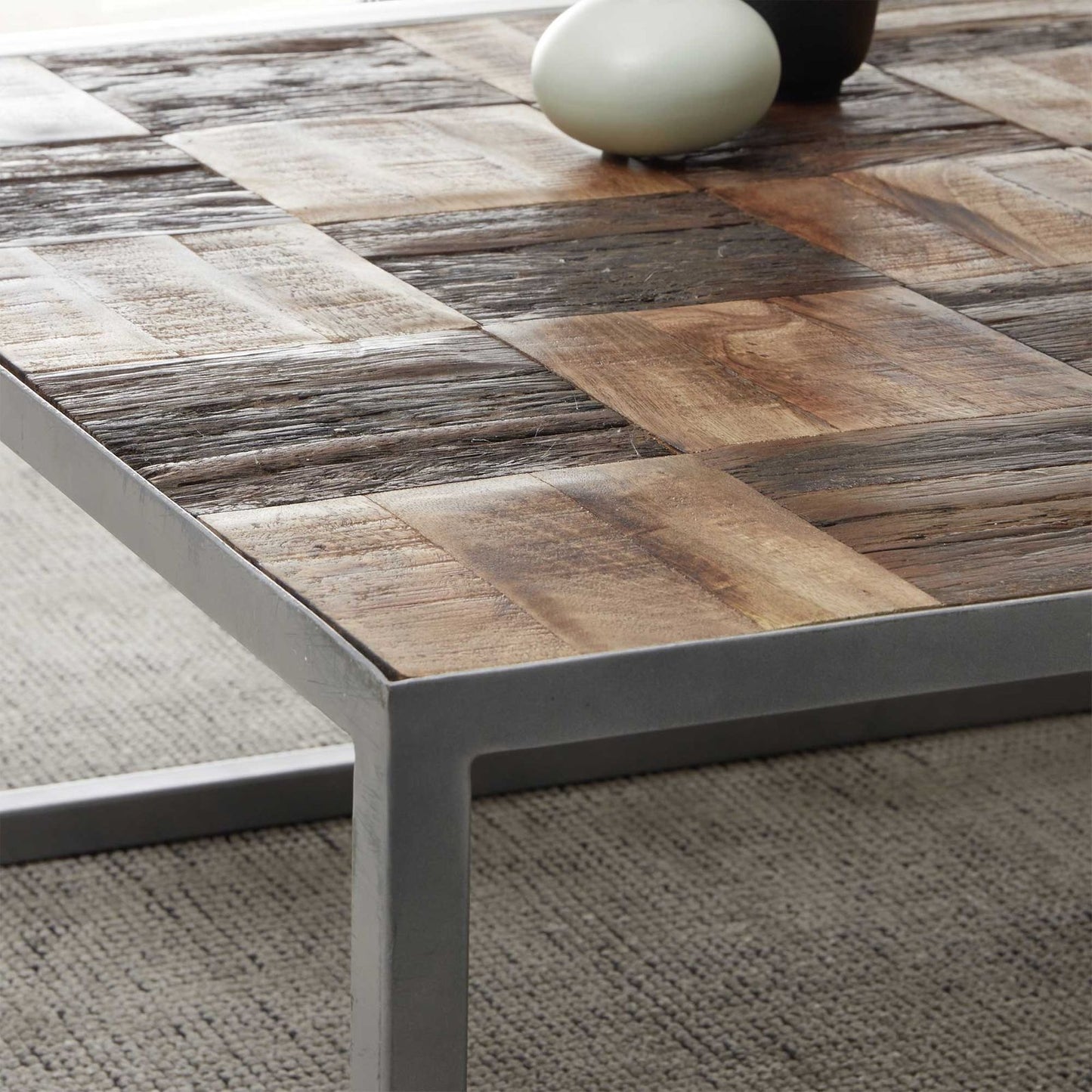 
                  
                    Couchtisch 80 x 80 Echtholz Used Wood Metallgestell - Bino
                  
                